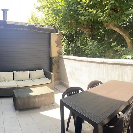 R2R - Precioso Apartamento En Zona Exclusiva - 1A105 *